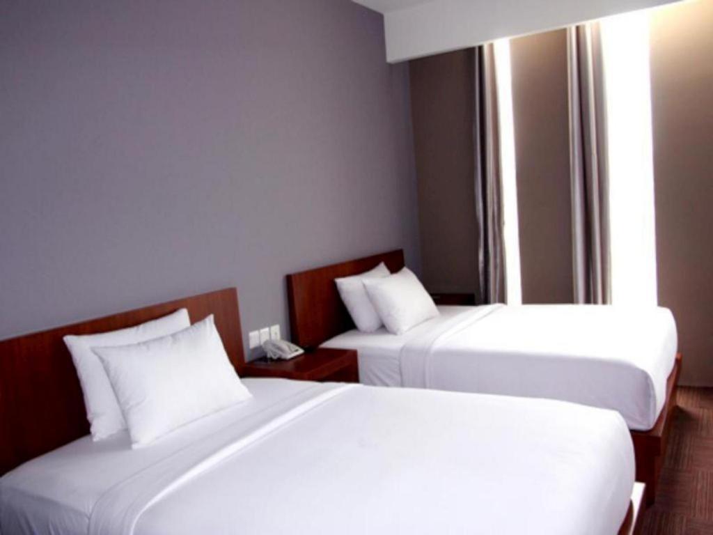 Plan B Hotel Padang  Dış mekan fotoğraf