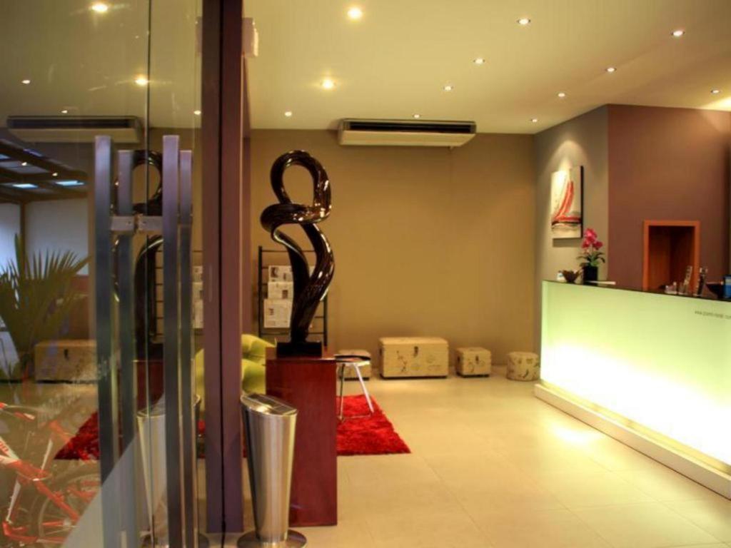 Plan B Hotel Padang  Dış mekan fotoğraf