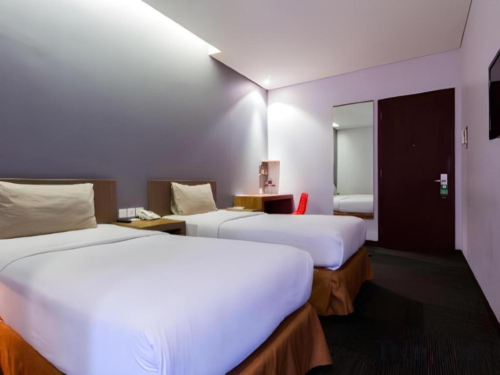Plan B Hotel Padang  Dış mekan fotoğraf