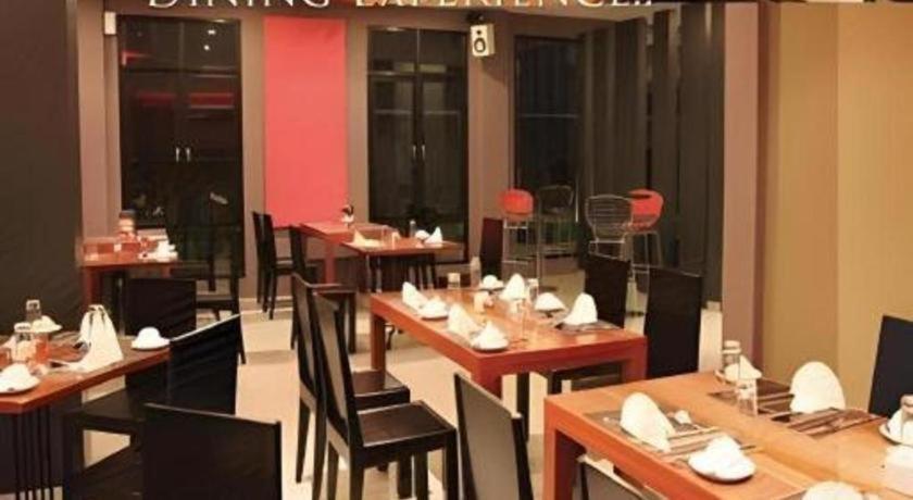 Plan B Hotel Padang  Dış mekan fotoğraf