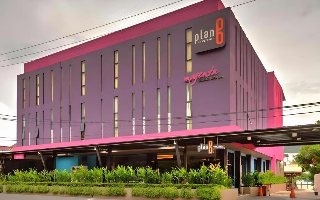 Plan B Hotel Padang  Dış mekan fotoğraf