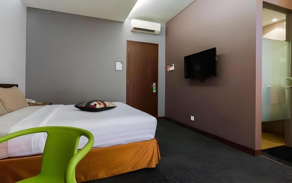 Plan B Hotel Padang  Dış mekan fotoğraf