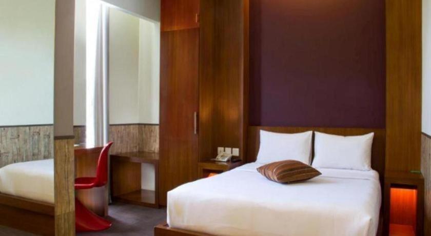 Plan B Hotel Padang  Dış mekan fotoğraf