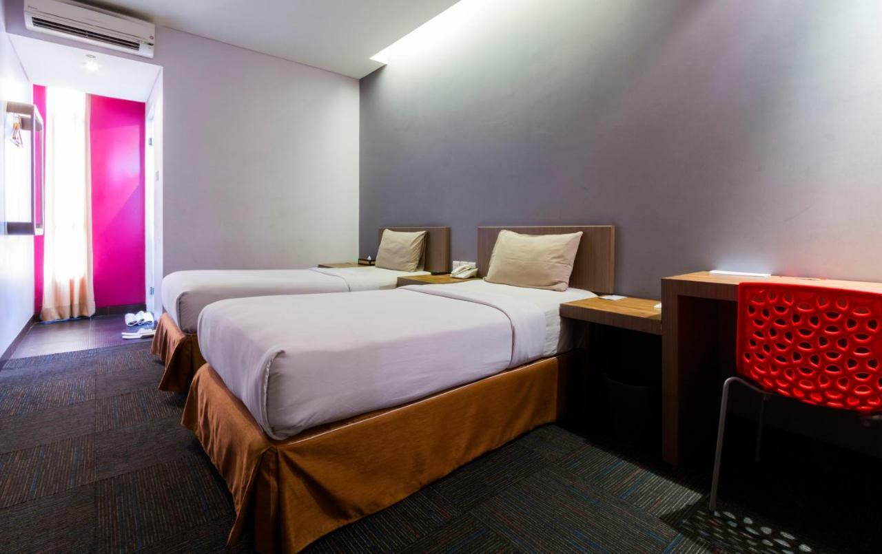 Plan B Hotel Padang  Dış mekan fotoğraf